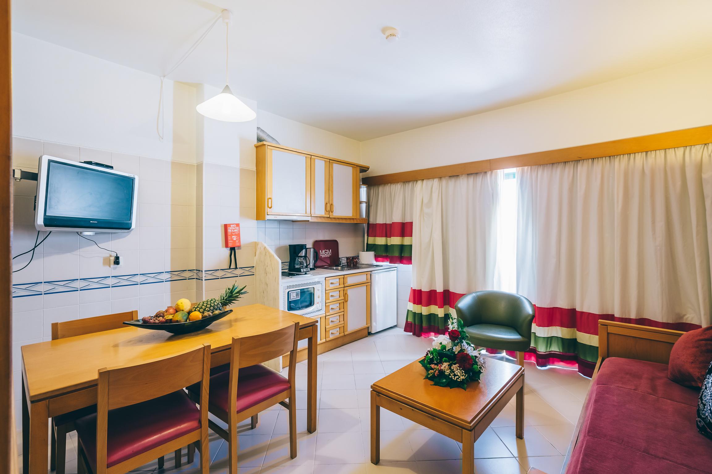 Grand Muthu Forte Da Oura Albufeira Exterior photo A typical studio apartment